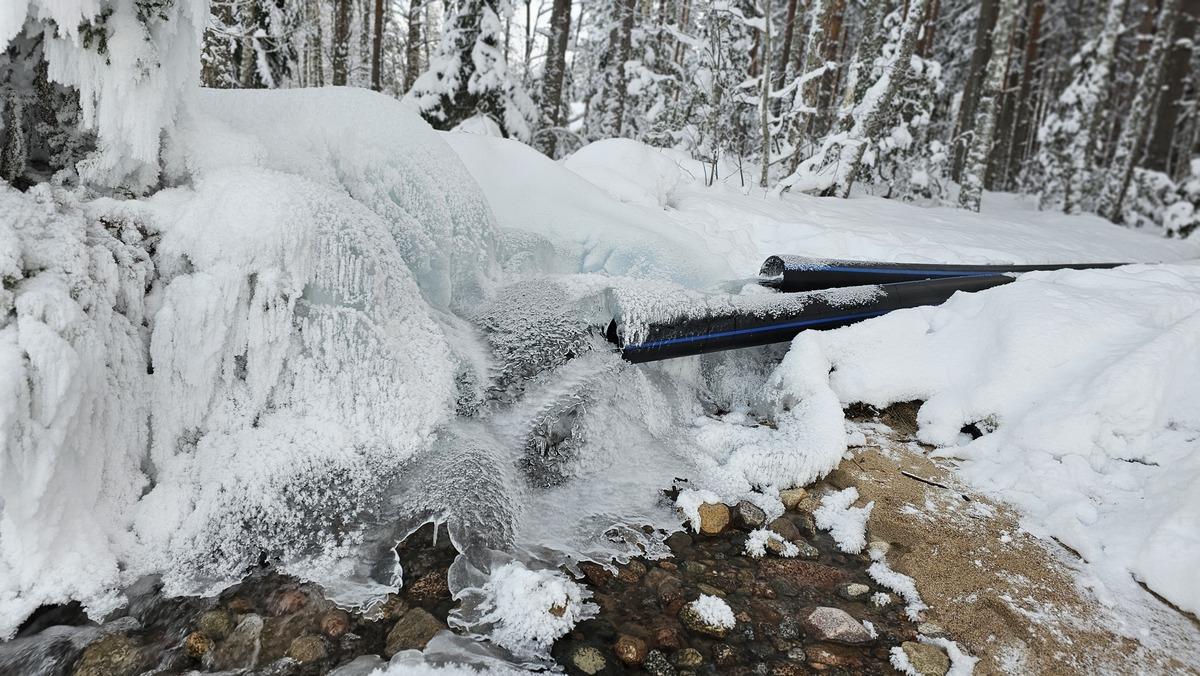 Koepumpattu vesi voidaan johtaa esimerkiksi järveen.